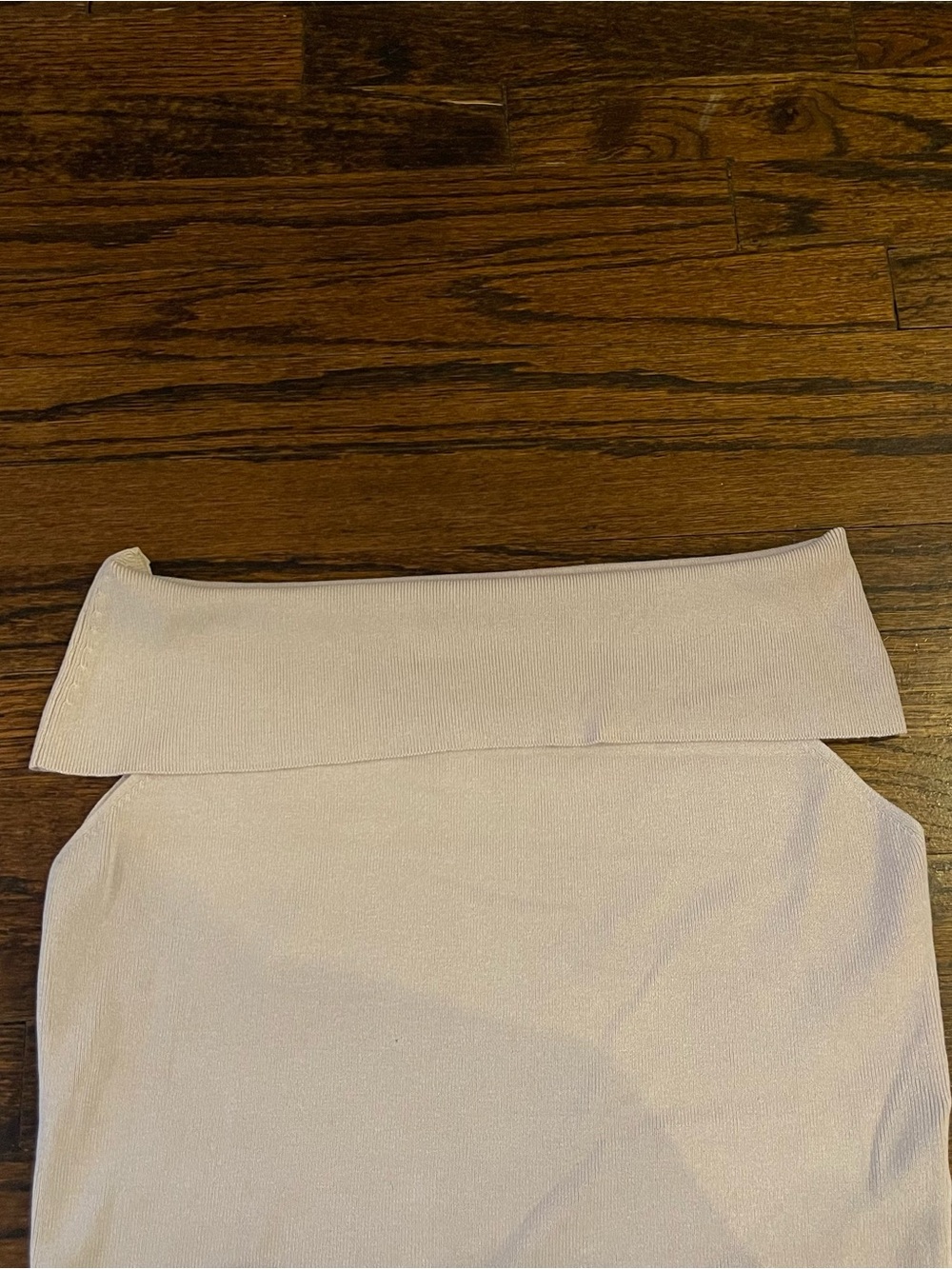 Off-Shoulder White Ribbed Crop Top - Picture 3 of 4